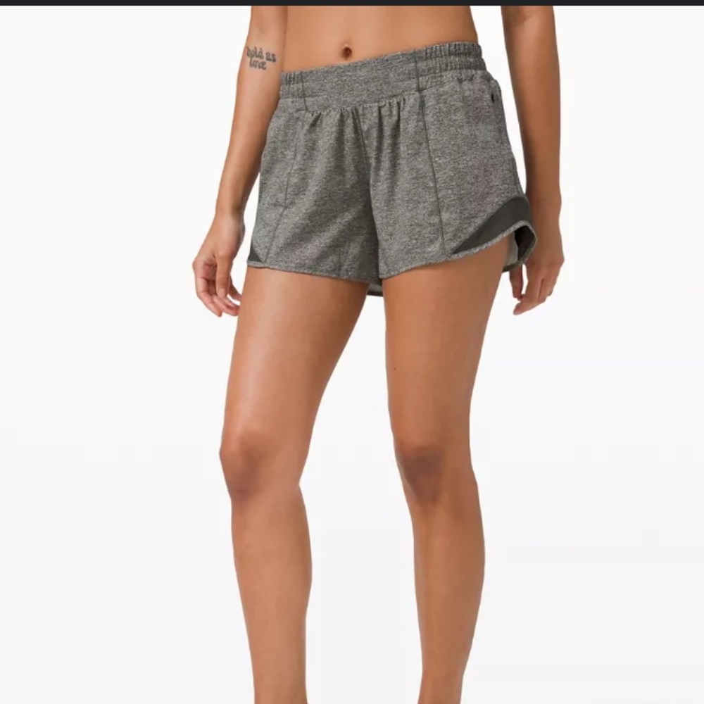Lululemon Hotty Hot Low Rise Lined Shorts 2.5 Inseam